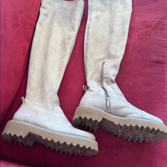 Vince Comuto Tan Knee-High Suede Look Women\'s Boots Size 8